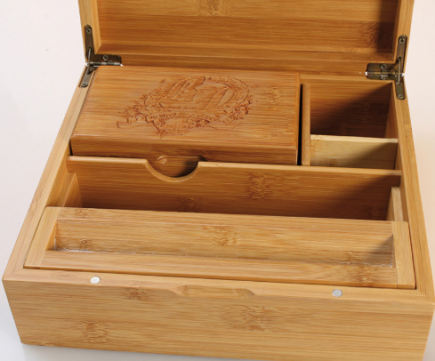 Black Leaf Skull Stoner Box II aus Bambus